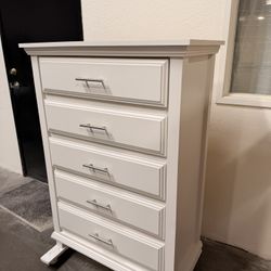 New Chest 5 Drawers In White 