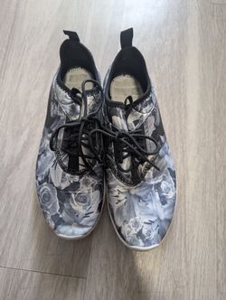 Nike Floral