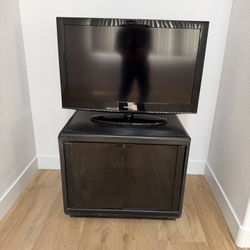 Samsung 32” TV Free Cabinet Stand 