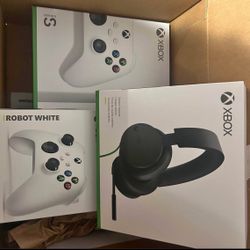 Brand New, Unopen Xbox s With Extra