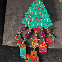 VINTAGE BROOCH CHRISTMAS TREE STOCKING SPARKLE GEMS RARE COOKIE LEE