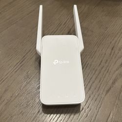 TP Link WiFi Extender Plug In