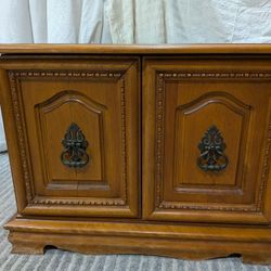 Solid Wood 1970s Vintage Side/ End Table 20 Tall 27 Wide 27 Long