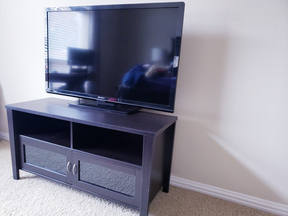 TV Stand With 55 Inch TV