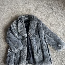 Women’s Fur Coat 