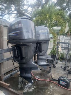 Pair of 250hp Yamaha Four Stroke Engines 06yr
