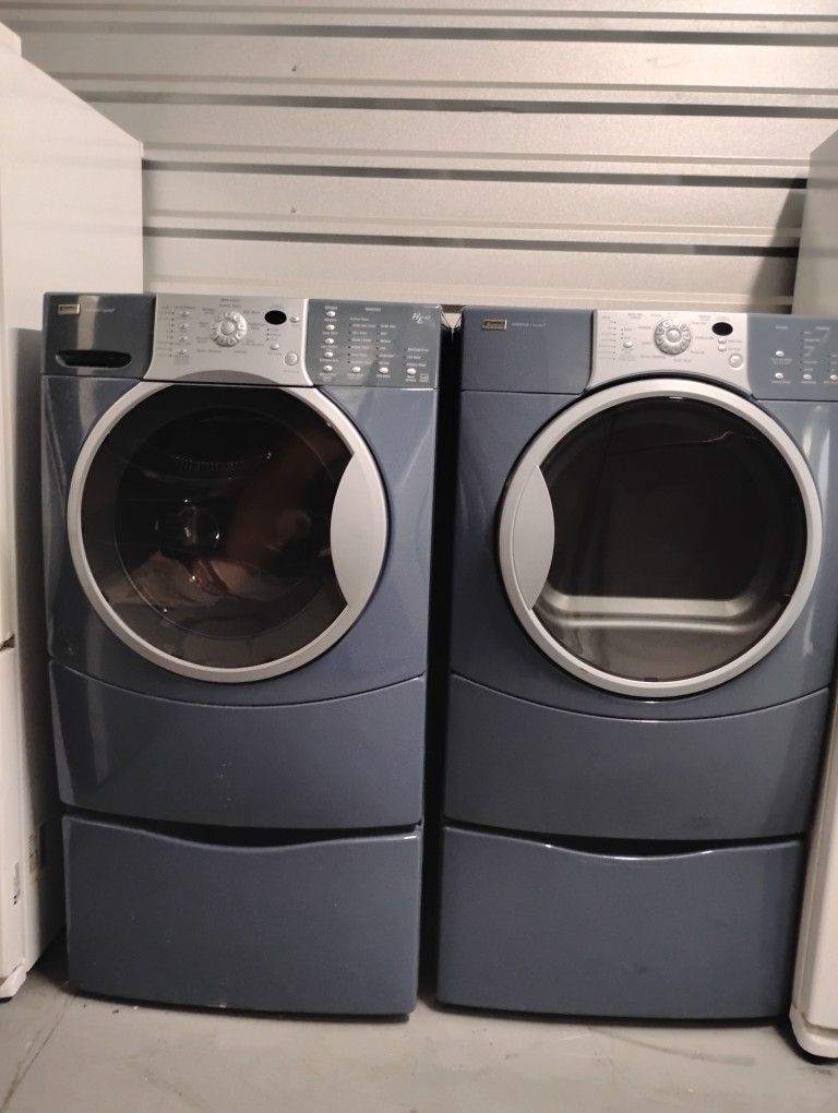 KENMORE WASHER AND GAS DRYER SET
