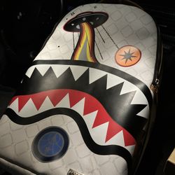 Suela Roja LV  - Shark Bag 