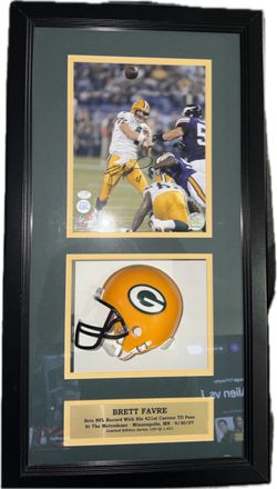Brett Farve Signed Photo