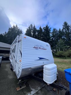 RV 2011 Jayco Jay Flight road ready with brand new generator end everything you need