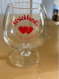 Strickland’s Poconos souvenir glass