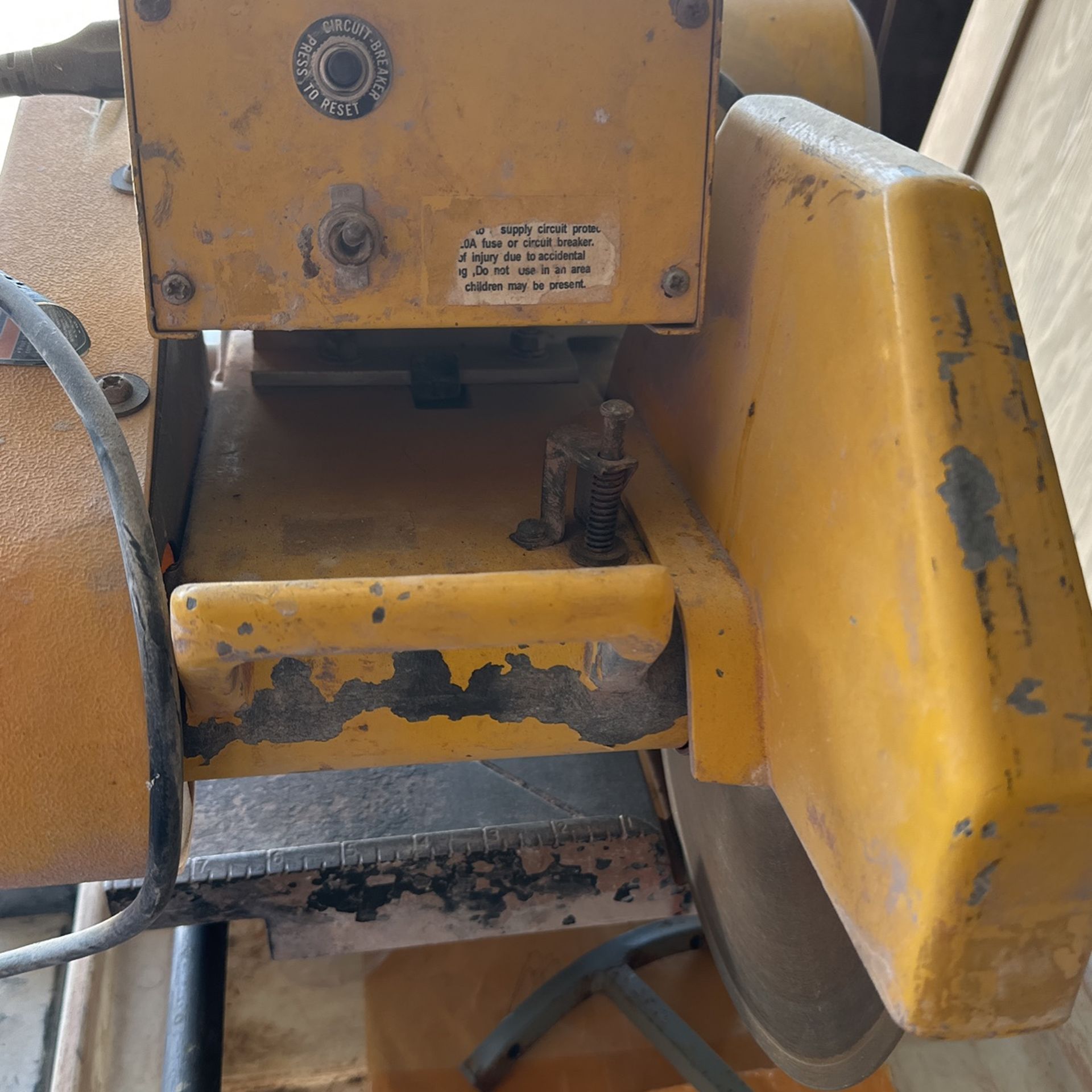 QEP 60010 TILE SAW Used Wet Tile Saw with Stand 2 Hp for Sale in