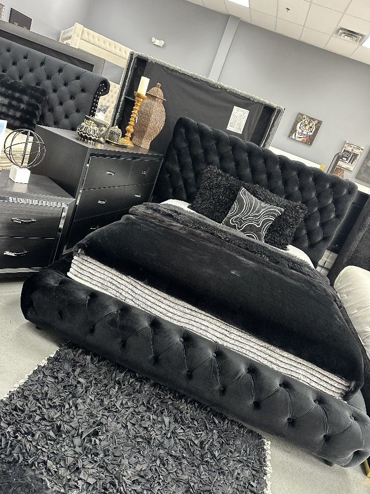 ✨️4pc Queen, King Bedrooms ✨️ Furniture Sectionals, Dining Avail