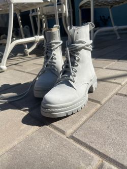 Steve Madden Boots Suede