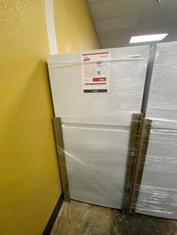 Frigidaire FRTE1814AW Refrigerator