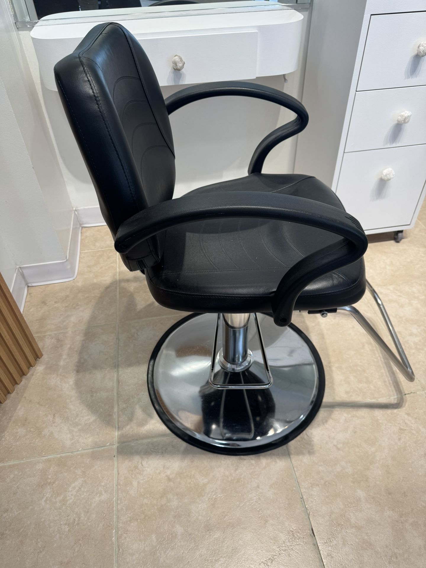 SALON CHAIRS