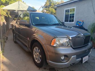 LINCOLN NAVIGATOR lights