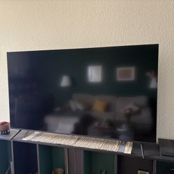 Insignia - 70" Class F50 Series LED 4K UHD Smart Fire TV