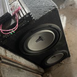 JL Audio 2 12’s W/Crunch Amp