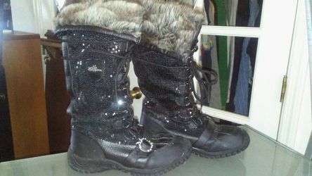 Apple bottom boots with fur 8.5