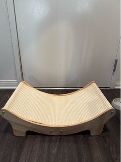 Cat scratcher bed
