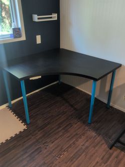 Ikea Linnmon desk and adils legs