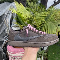 Jordan 1 Travis Scott Velvet