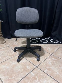 Silla giratoria de escritorio / Swivel desk chair