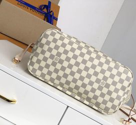 Louis Vuitton White Damier Pink Wallet for Sale in Queens, NY - OfferUp