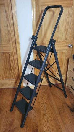 Brand NEW Black 5-Step Folding Step Ladder