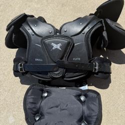 Xenith Flyte 2 Small Football Shoulder Pads With Added Battle Back Plate