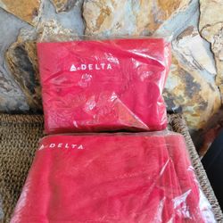 DELTA Airlines Blanket Red Airplane Travel Lap Blanket 45" x 56" NEW in Bag