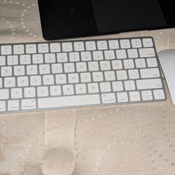 Apple Magic Keyboard 