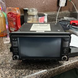 2011 Nissan Altima GPS Radio