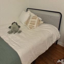 Queen Black Metal Frame