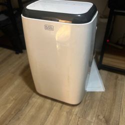 12000BTU Air Conditioner - Black & Decker BPP08HWTB