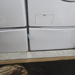 LG PEDASTALS 