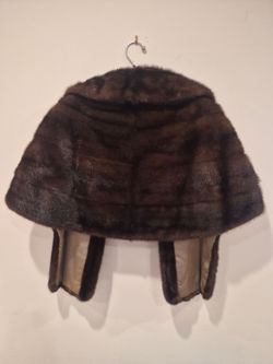BEAUTIFUL GENUINE MINK STOLE