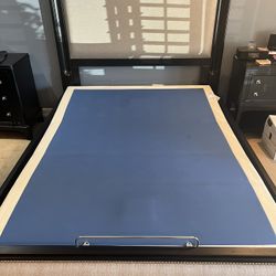 Queen Size Bed Frame/headboard Solid Wood Thomasville