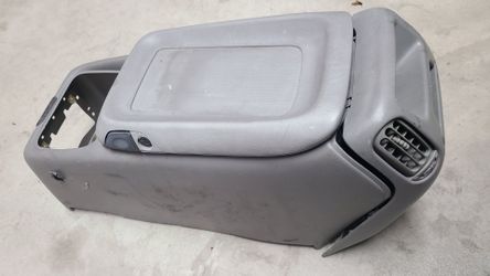 SILVERADO TAHOE SURBARBAN Center Console 99-06