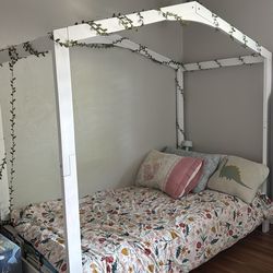 Montessori house bed twin