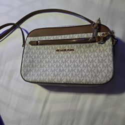 Michael Kors Crossbody Bag