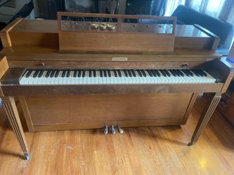 Baldwin Upright Console Piano