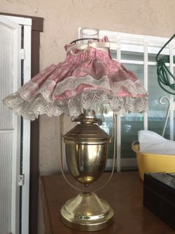 Oil lamp on swivel