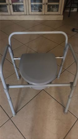 Toilet chair