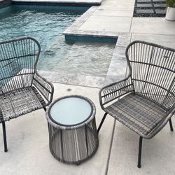3-Piece Patio Conversation Bistro Set, Outdoor Wicker, 2 Chairs, Side Table. Gray. 
