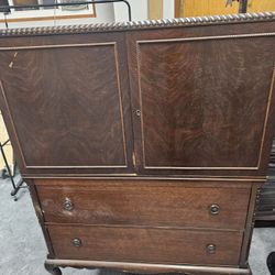 1920s gentelman's bureau.