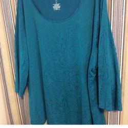 WOMEN’S Size 3X, Shirt, USED, soft material with beautiful detail, Meet Exxon at 2428 E Lamar Alexander Parkway Maryville