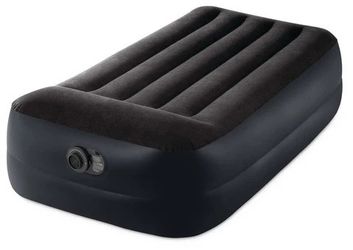 Twin air mattress with electric pump