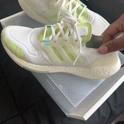 adidas Ultra Boost 22